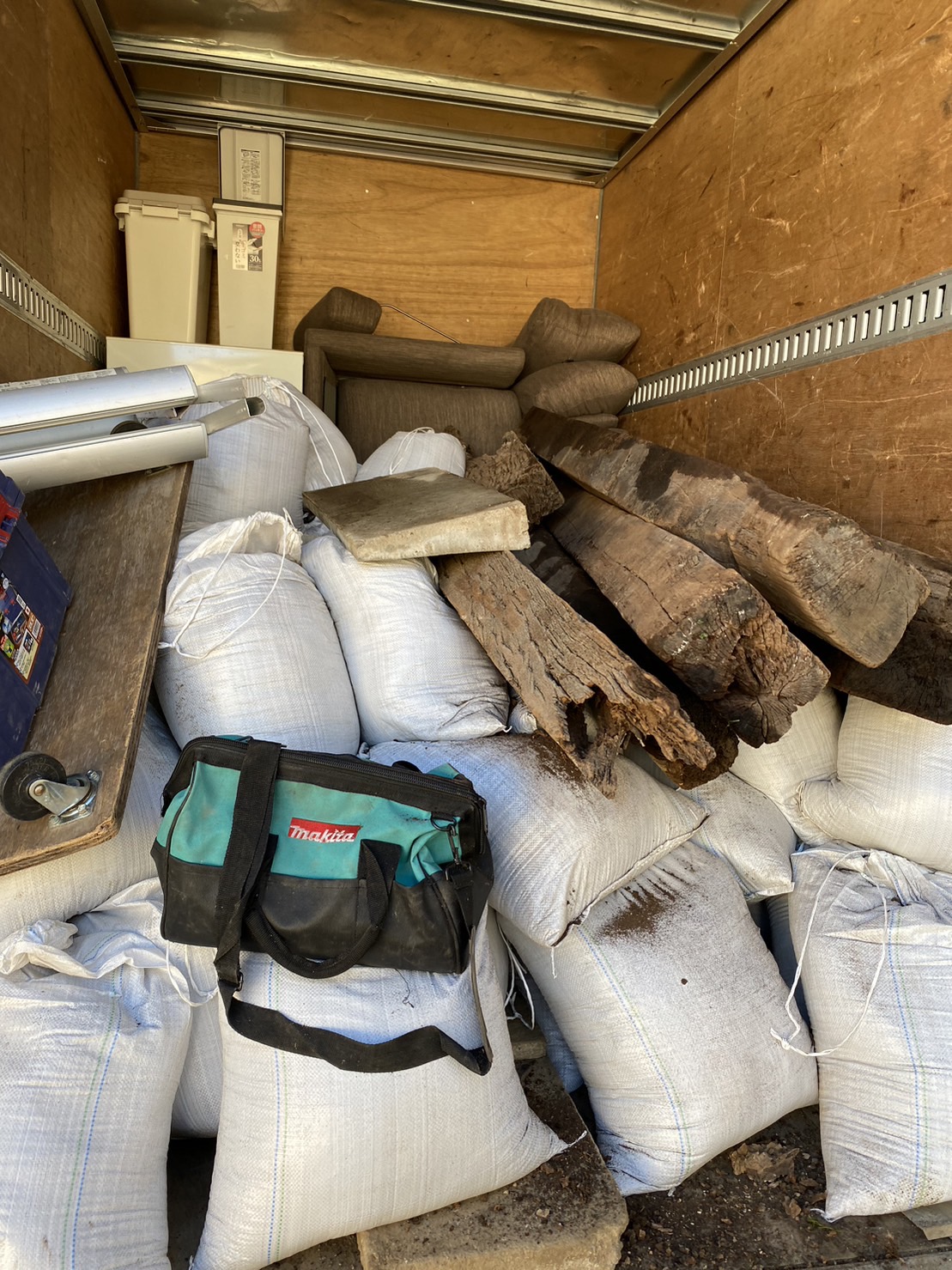 檜原村での空き家片付け