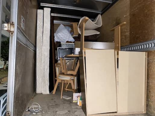 葛飾区での家具回収